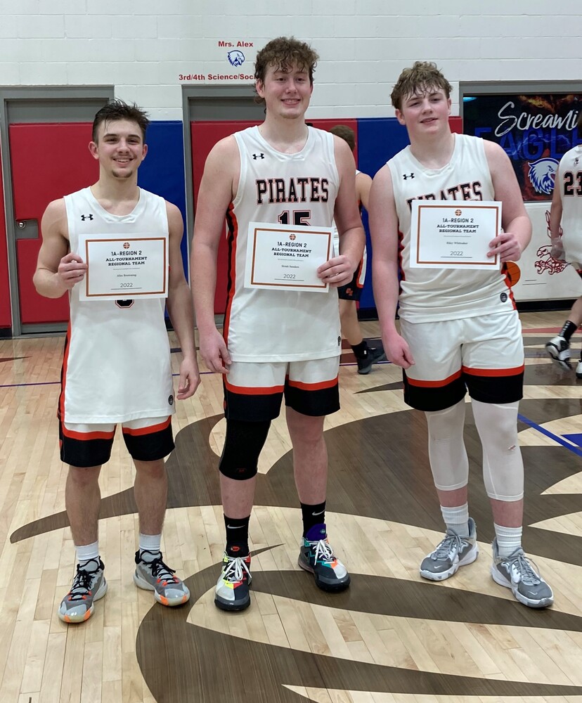 Alex Browning, Stratt Sanders, Riley Whiteaker Calico Rock All Region team members 2022